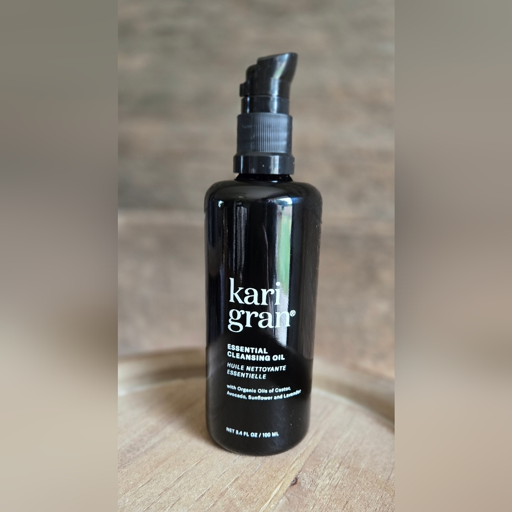 Black Essential Cleansing Oil